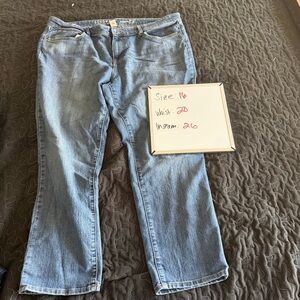 Sonoma Women’s Light Blue Cropped Jeans(2)